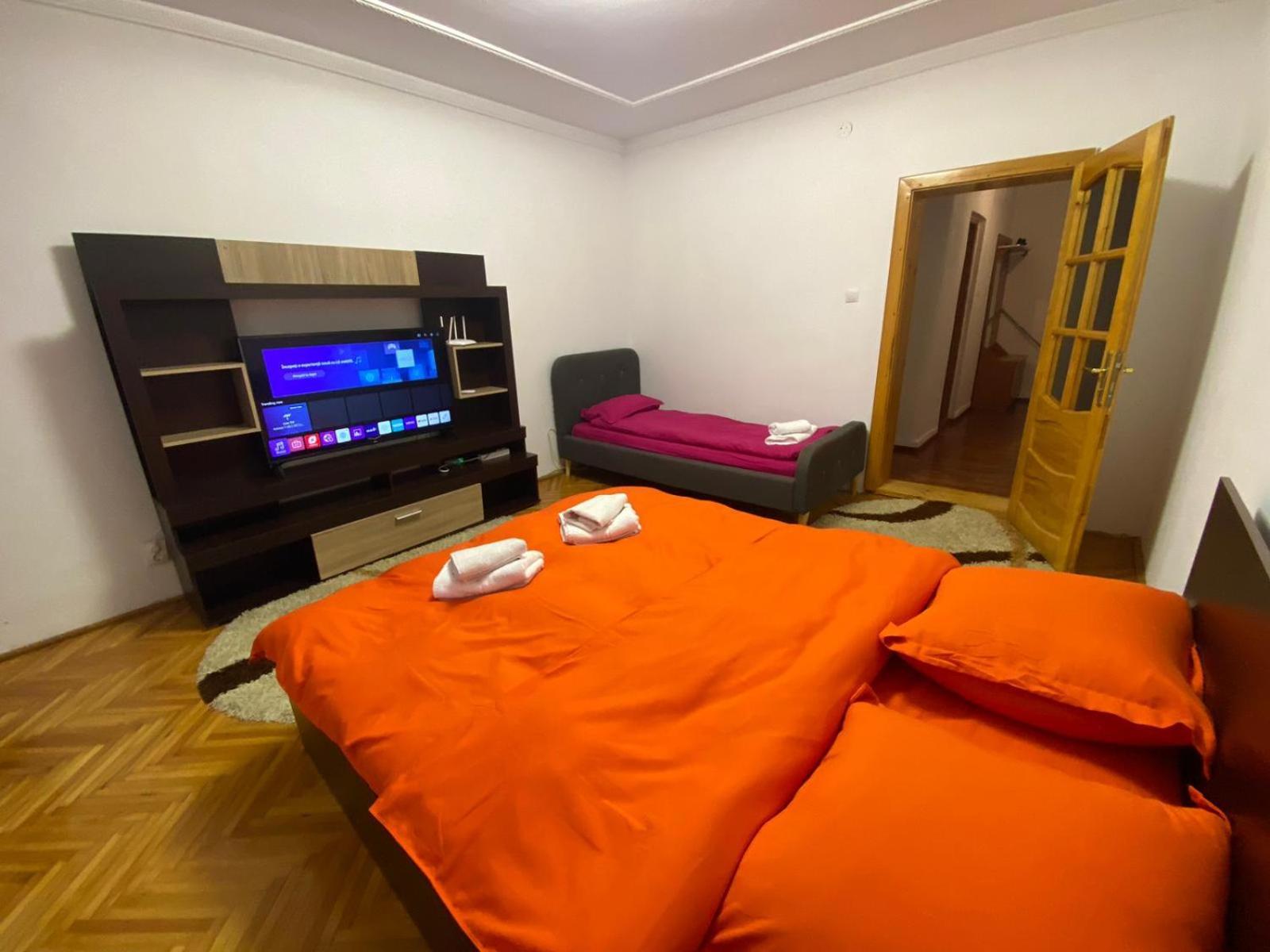 Linen Tree Apartment Herkulesfürdő Kültér fotó
